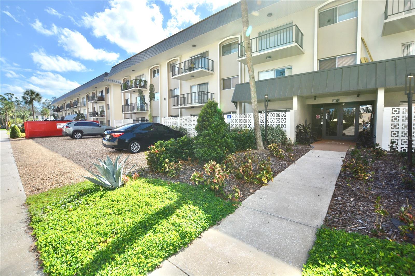 4610 W GRAY ST #208, TAMPA, FL, 33609