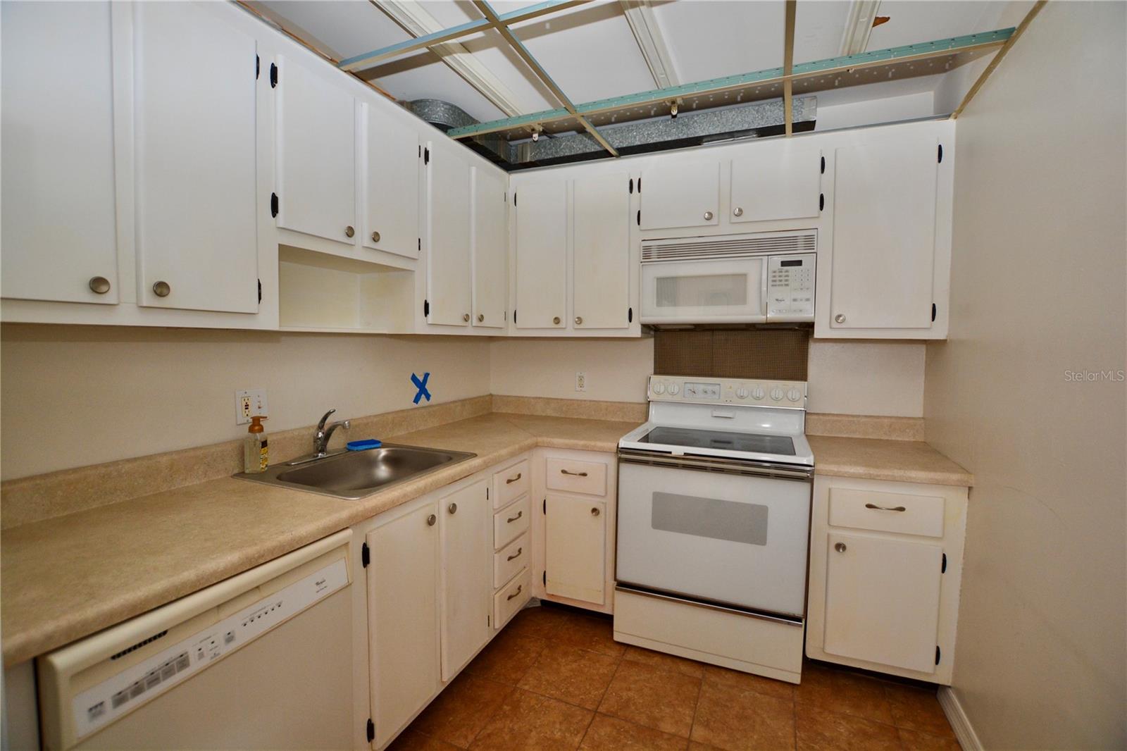 4610 W GRAY ST #208, TAMPA, FL, 33609