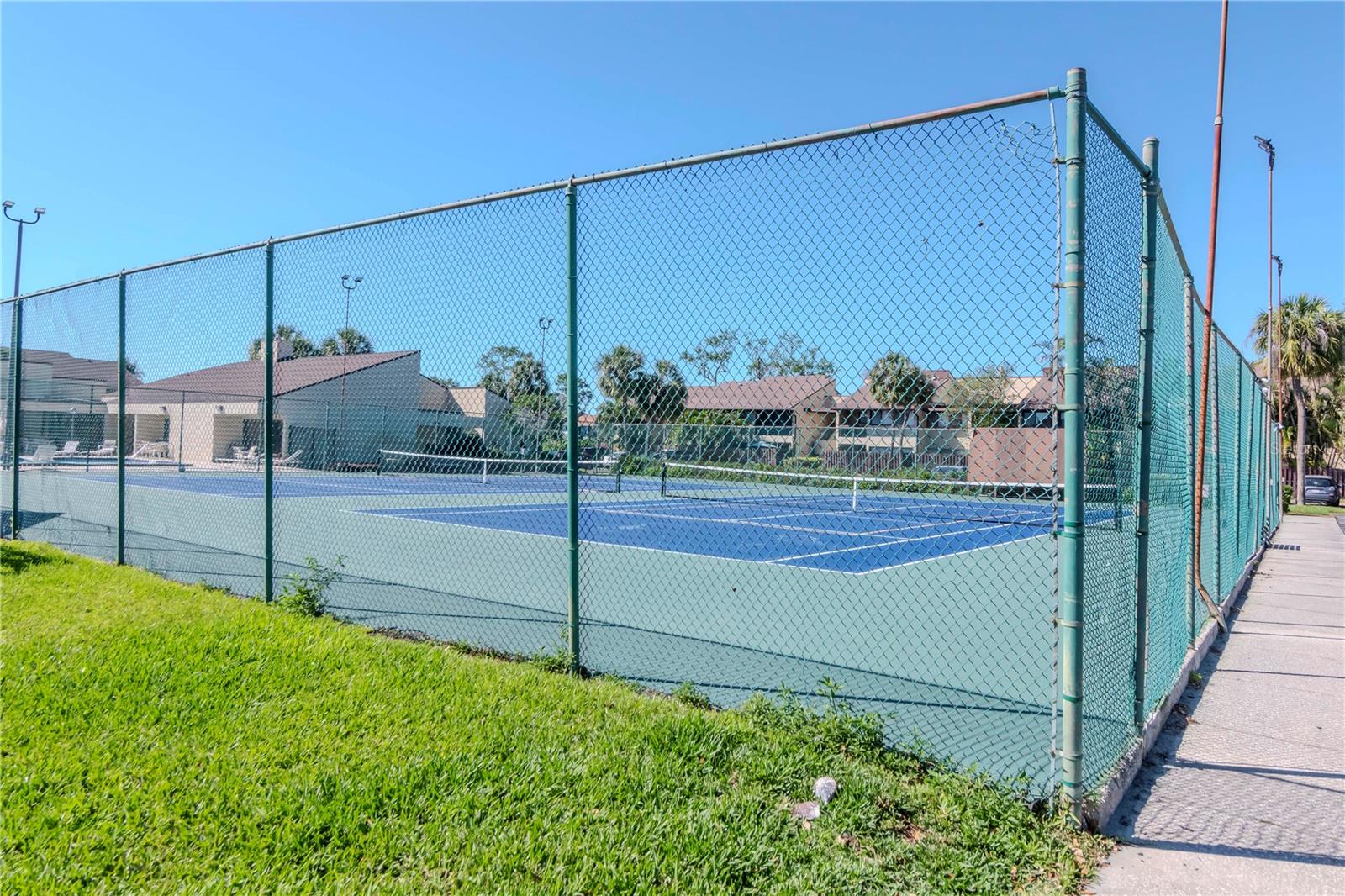VILLAGE LAKE CONDO, ST PETERSBURG, FL, 33716