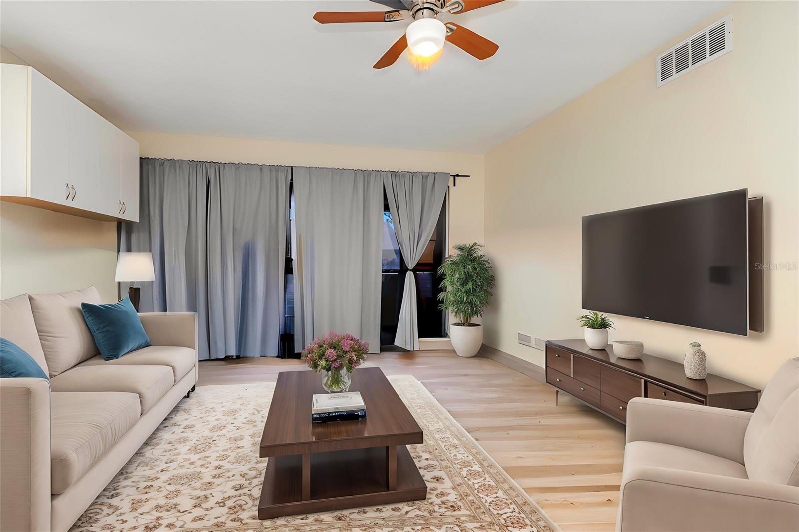 VILLAGE LAKE CONDO, ST PETERSBURG, FL, 33716