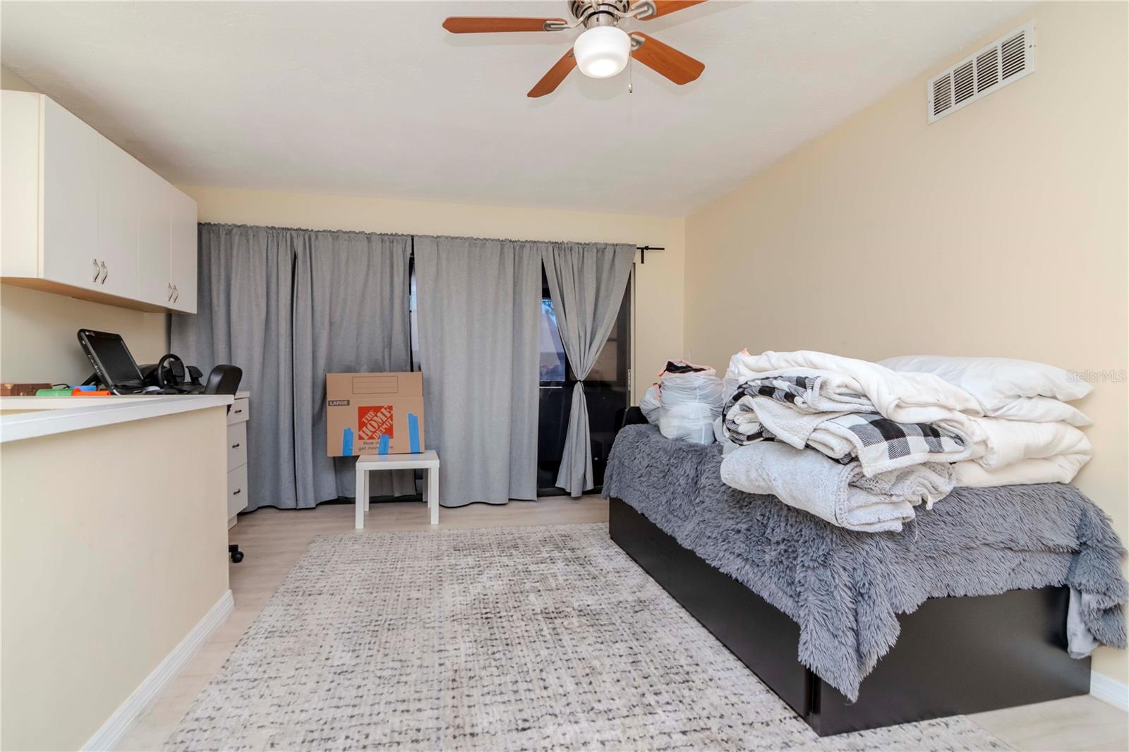 VILLAGE LAKE CONDO, ST PETERSBURG, FL, 33716