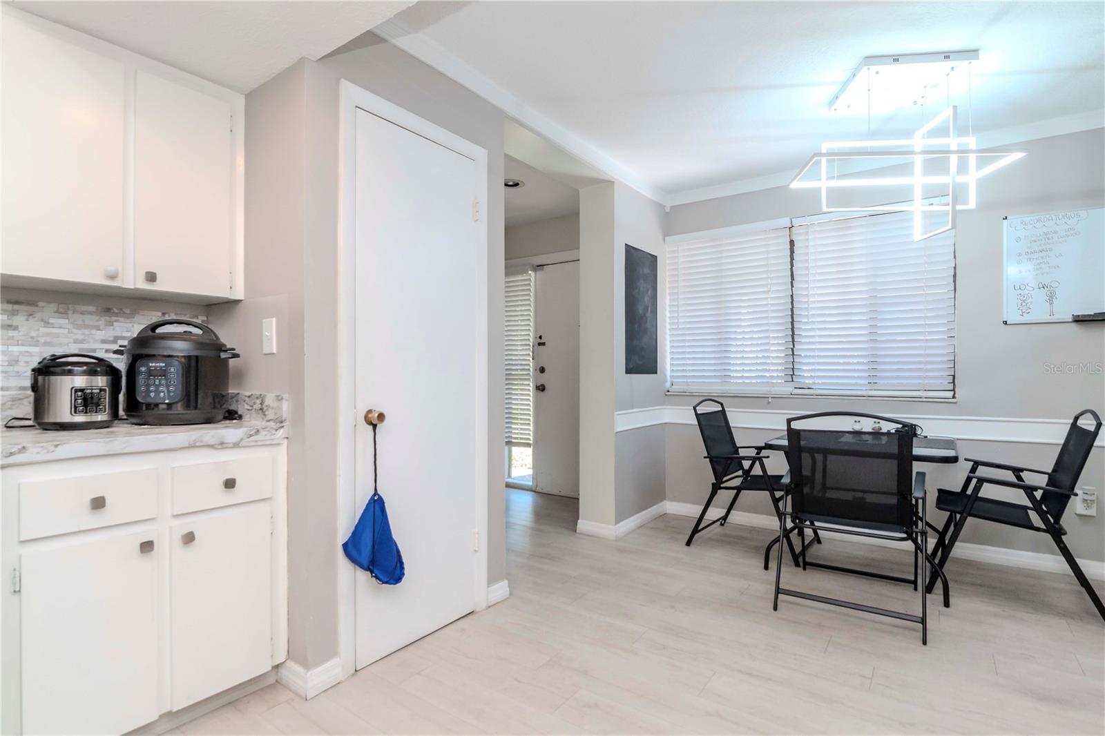 VILLAGE LAKE CONDO, ST PETERSBURG, FL, 33716