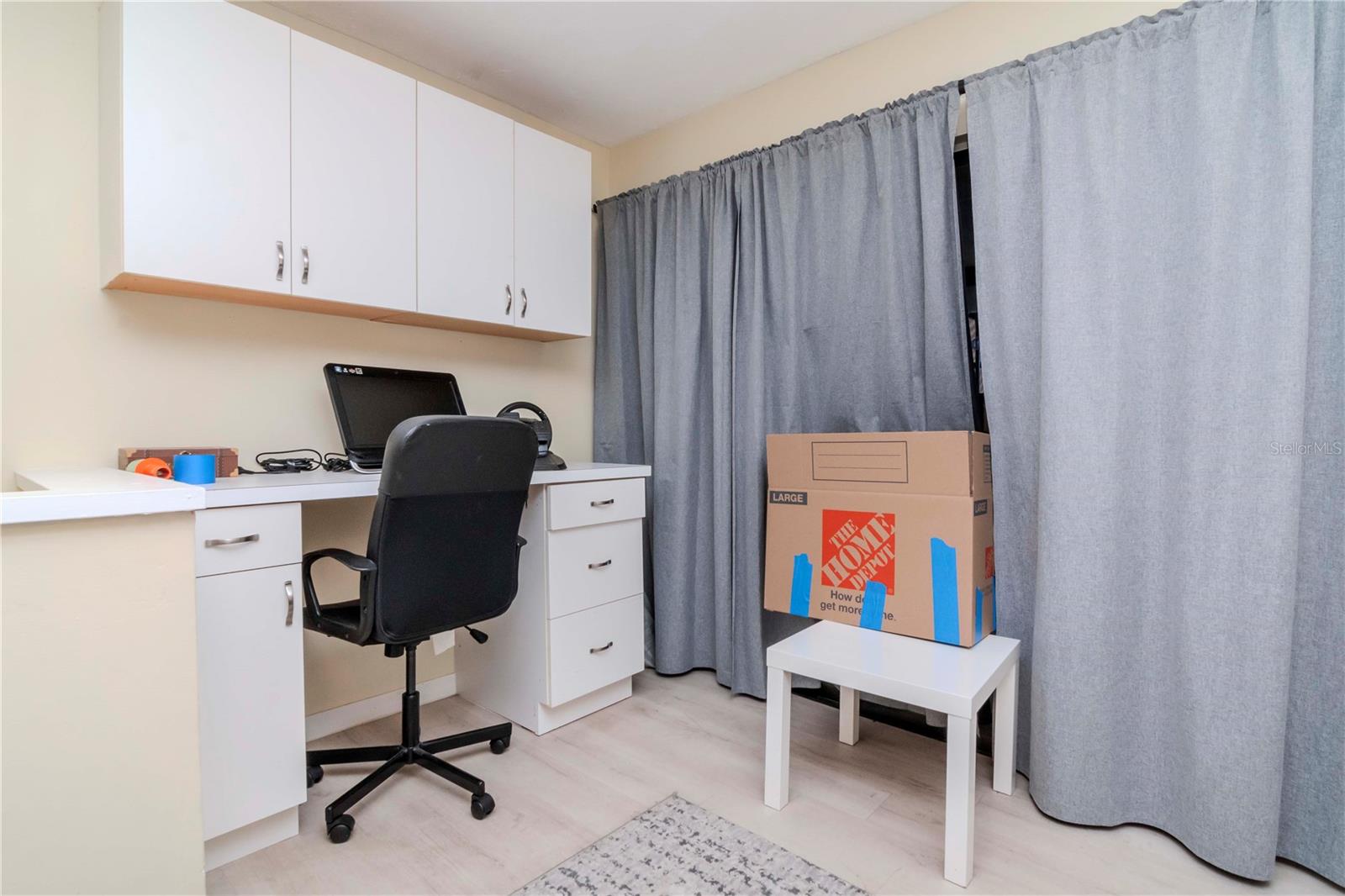 VILLAGE LAKE CONDO, ST PETERSBURG, FL, 33716