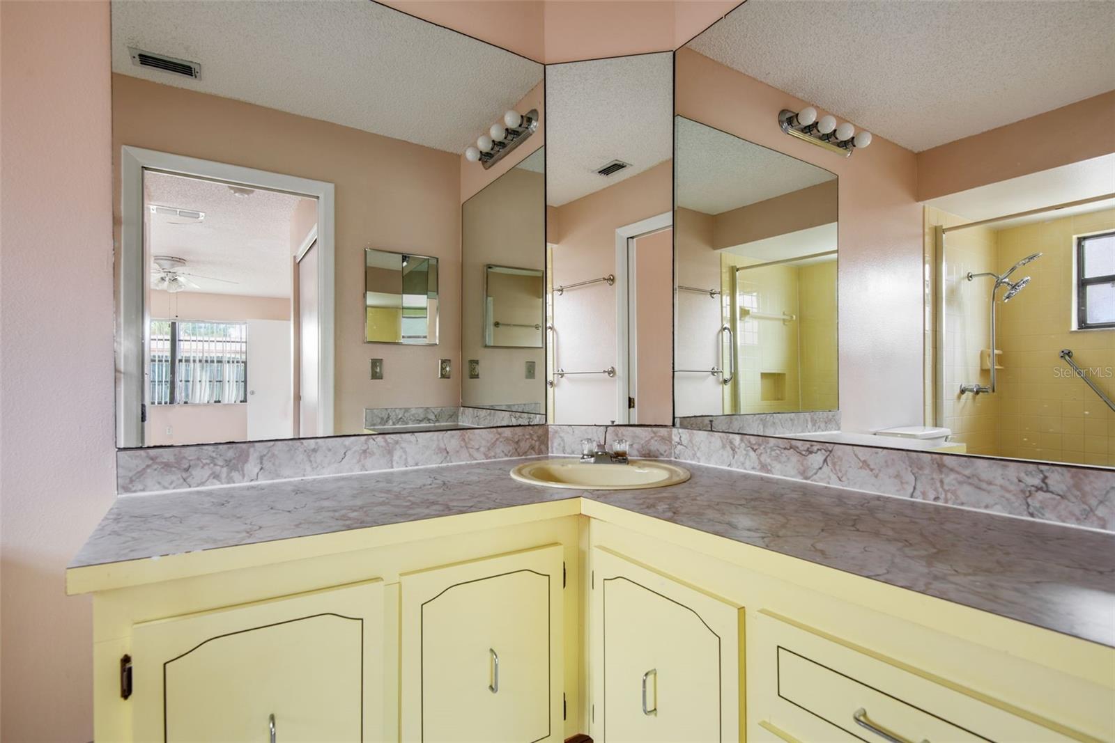 8425 CORNEY DR, PORT RICHEY, FL, 34668