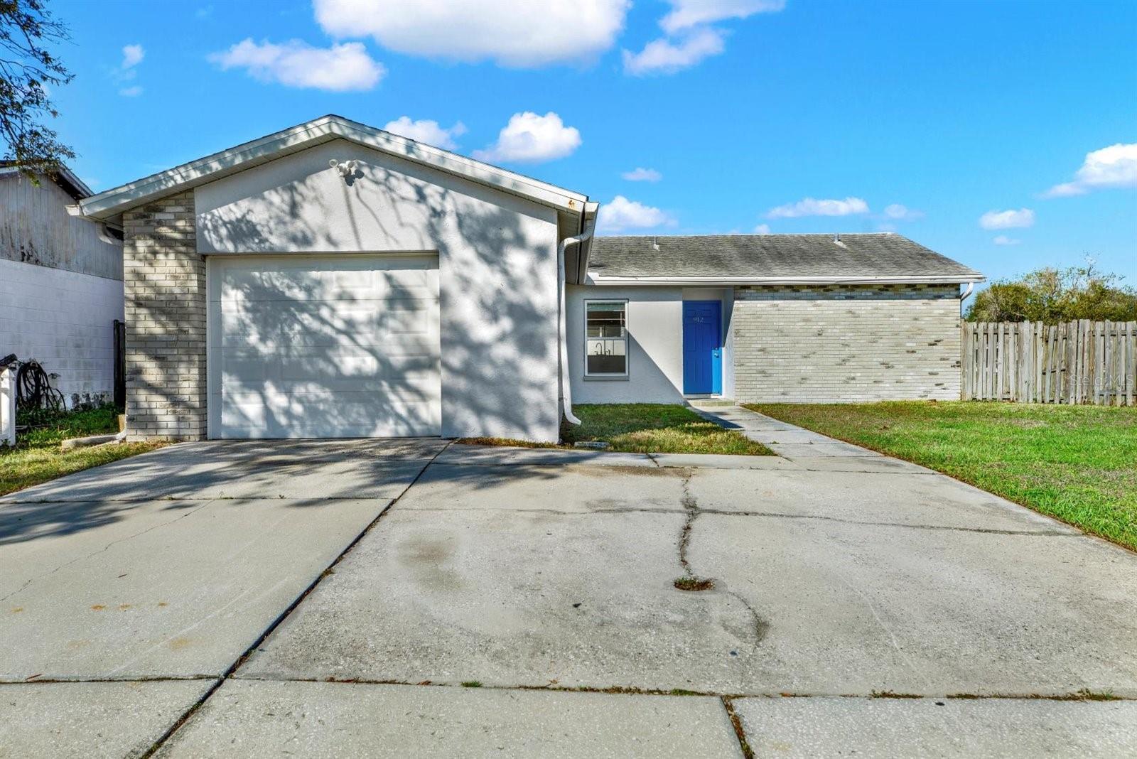 912 LOCHMONT DR, BRANDON, FL, 33511