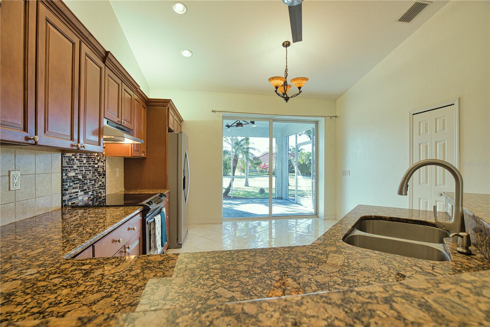 1675 BLUE LAKE CIR, PUNTA GORDA, FL, 33983