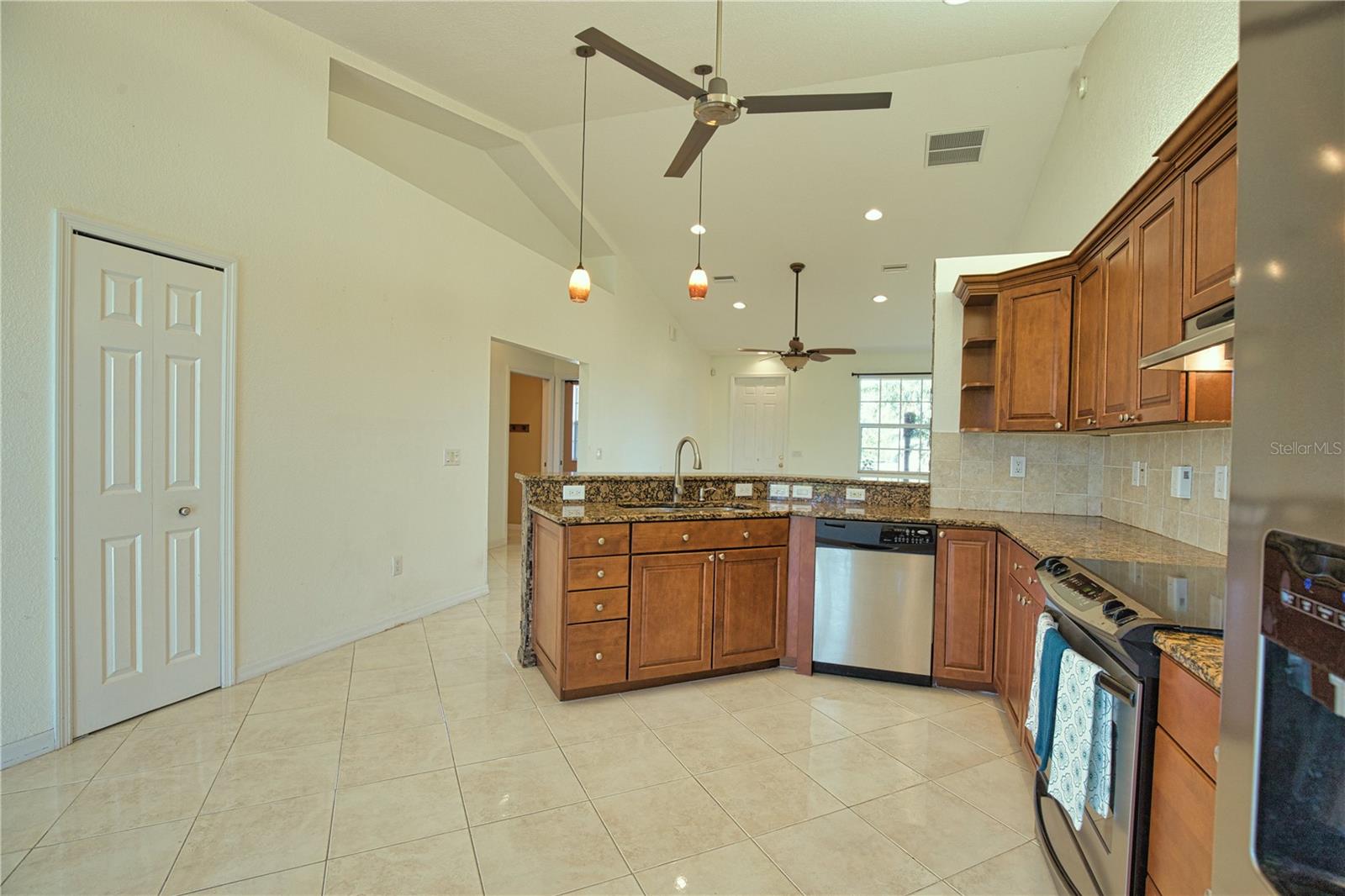 1675 BLUE LAKE CIR, PUNTA GORDA, FL, 33983