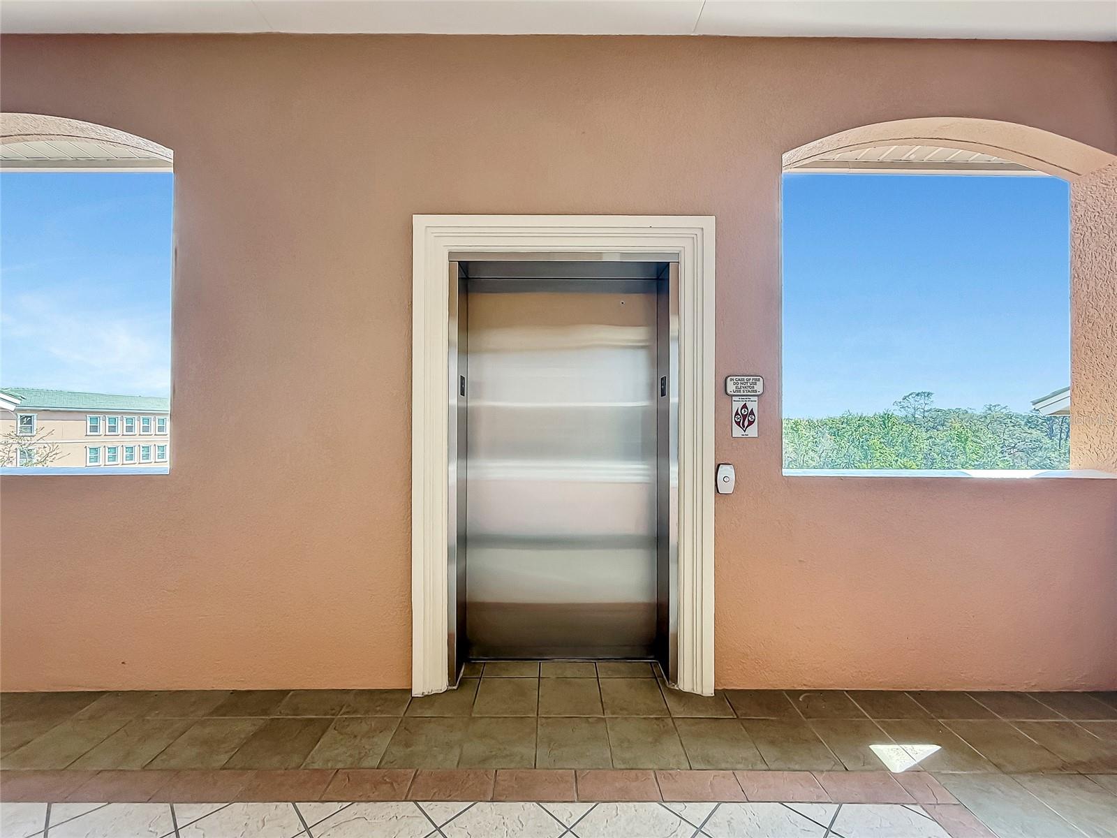 5246 MANORWOOD DR #4, SARASOTA, FL, 34235