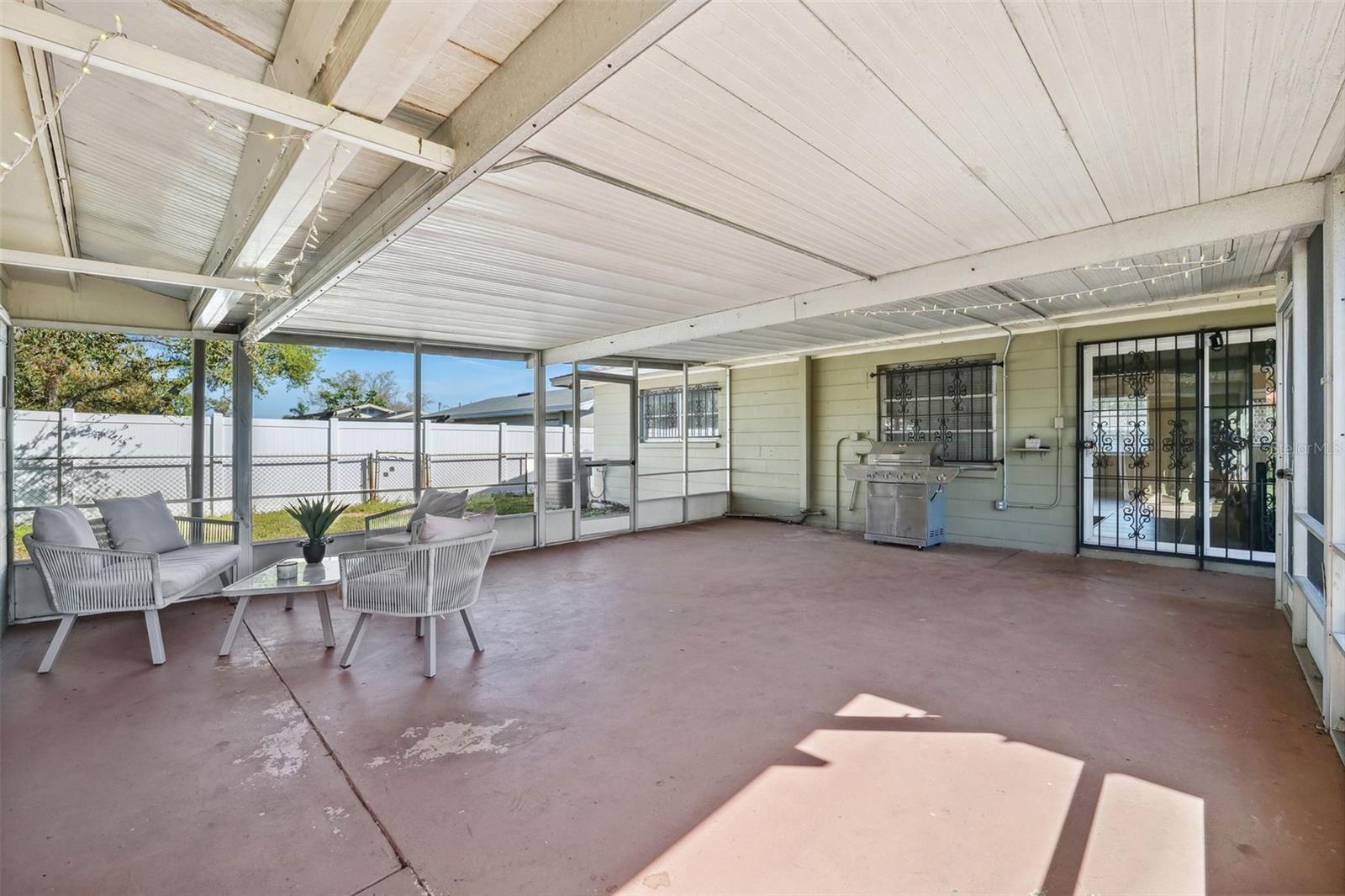 2713 W OSBORNE AVE, TAMPA, FL, 33614