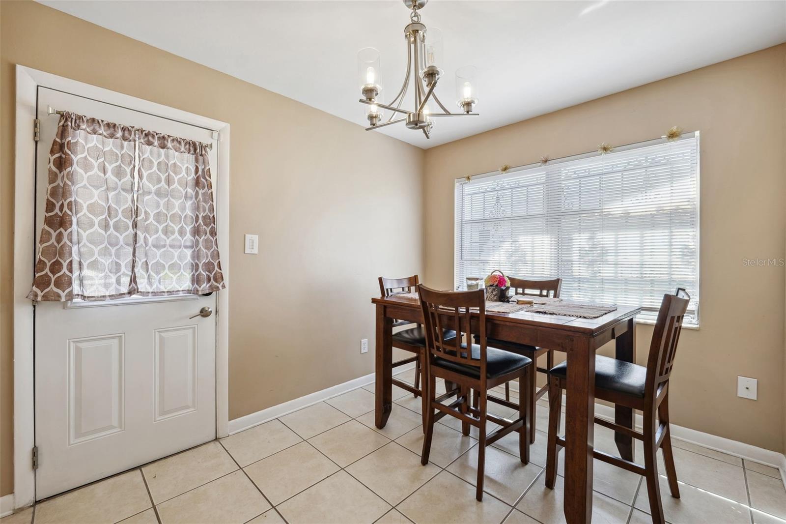 2713 W OSBORNE AVE, TAMPA, FL, 33614