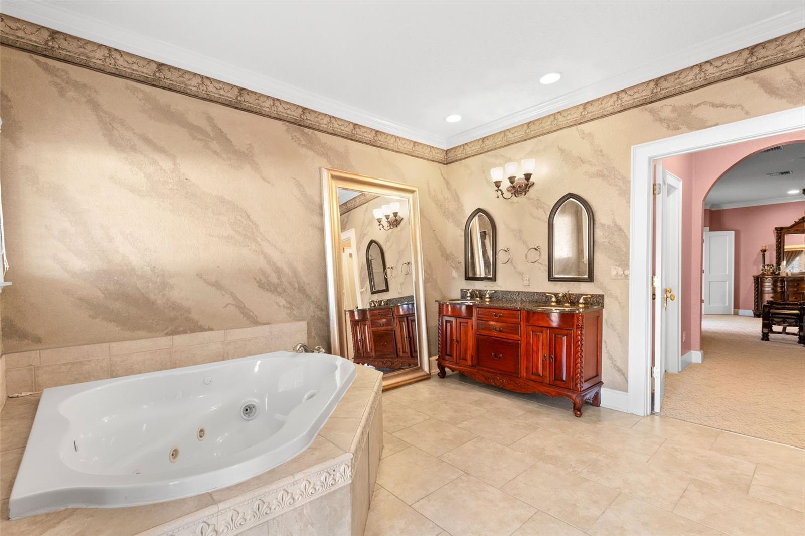 6935 DATE PALM AVE S, ST PETERSBURG, FL, 33707