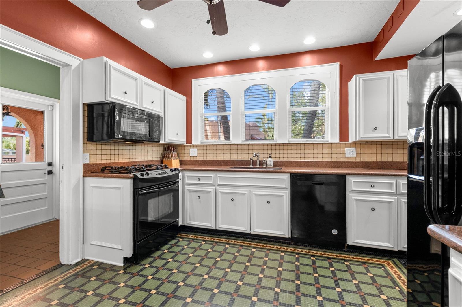 6935 DATE PALM AVE S, ST PETERSBURG, FL, 33707