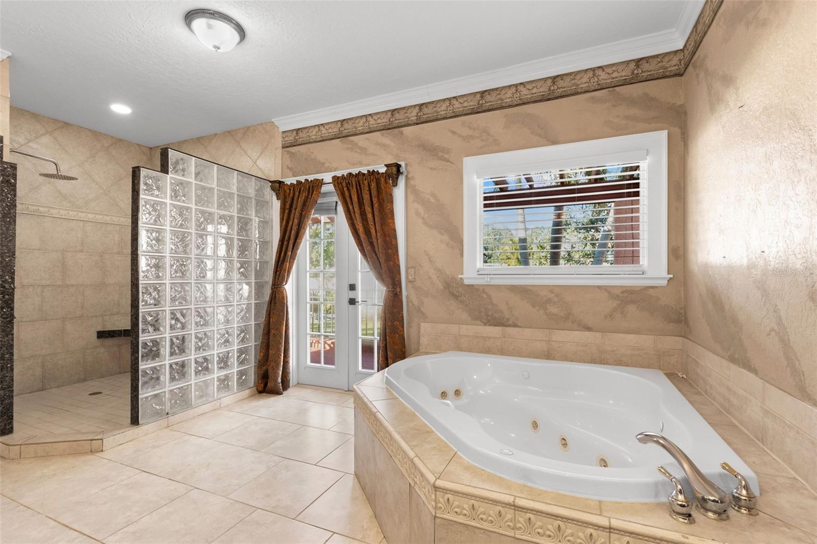 6935 DATE PALM AVE S, ST PETERSBURG, FL, 33707