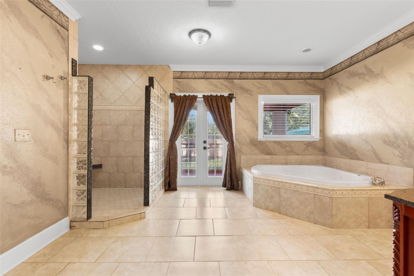 6935 DATE PALM AVE S, ST PETERSBURG, FL, 33707