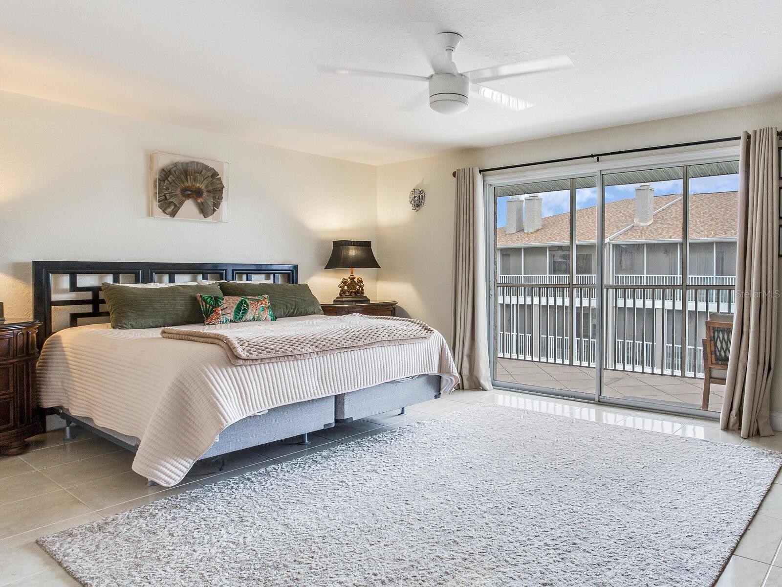 521 PINELLAS BAYWAY S #204, ST PETERSBURG, FL, 33715