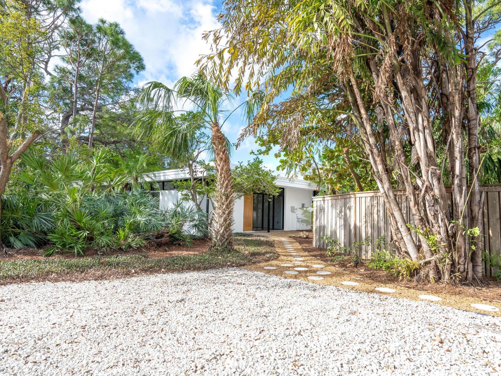 8472 BAY BREEZE LN, SARASOTA, FL, 34243