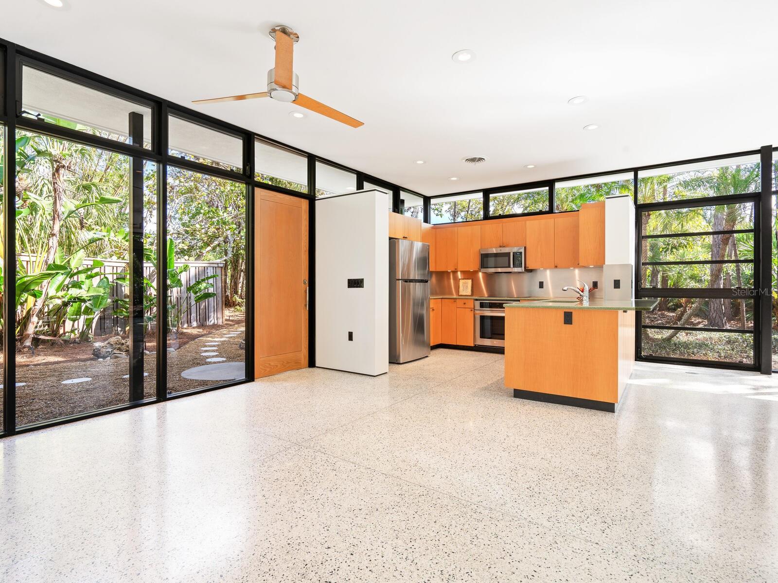8472 BAY BREEZE LN, SARASOTA, FL, 34243