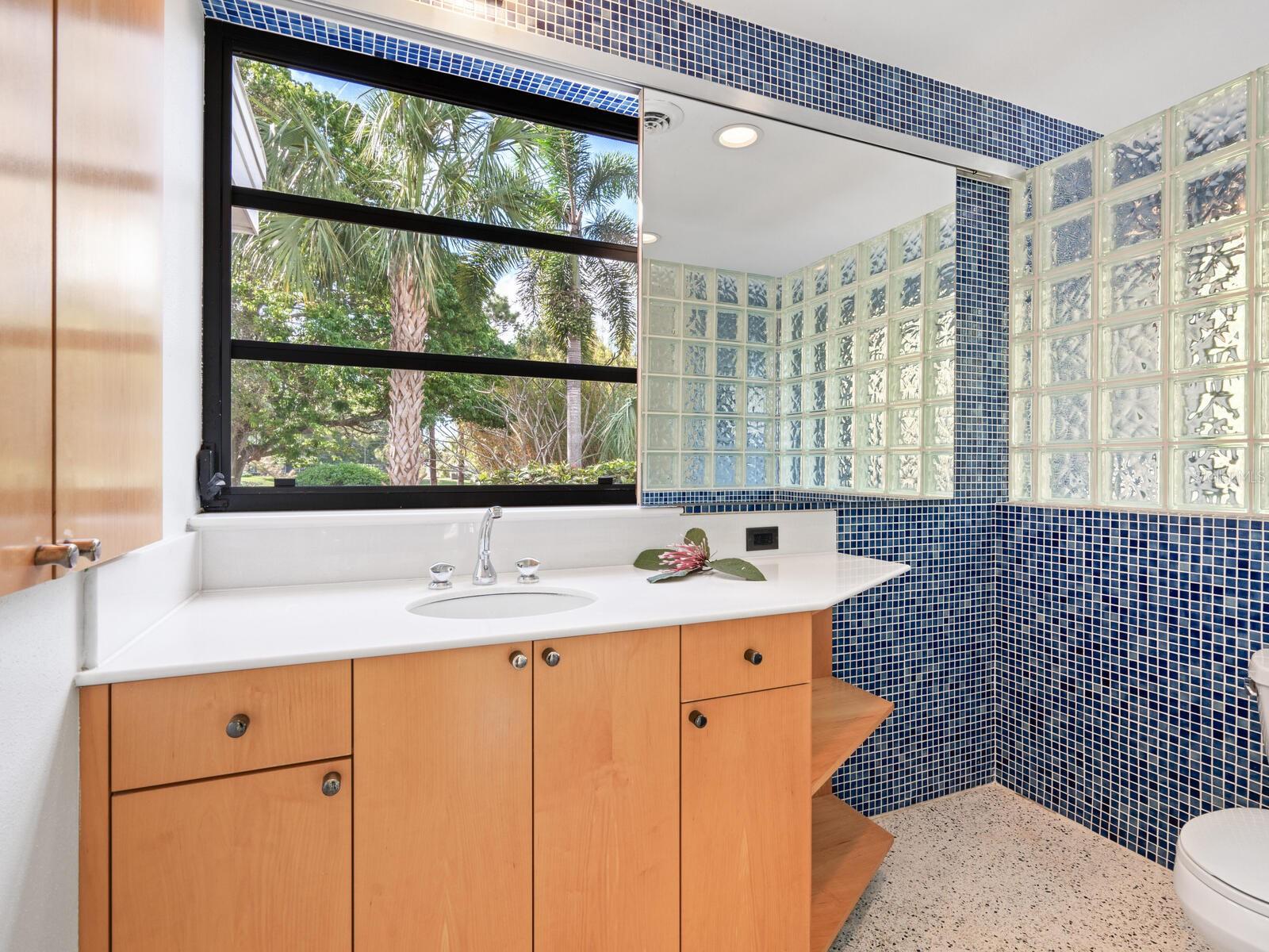 8472 BAY BREEZE LN, SARASOTA, FL, 34243