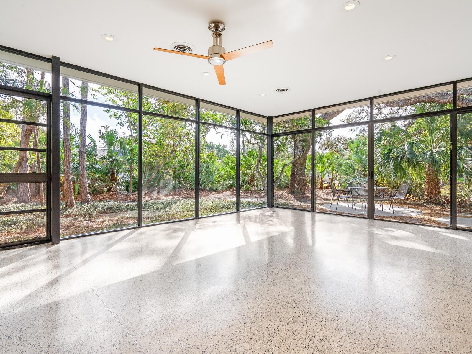 8472 BAY BREEZE LN, SARASOTA, FL, 34243