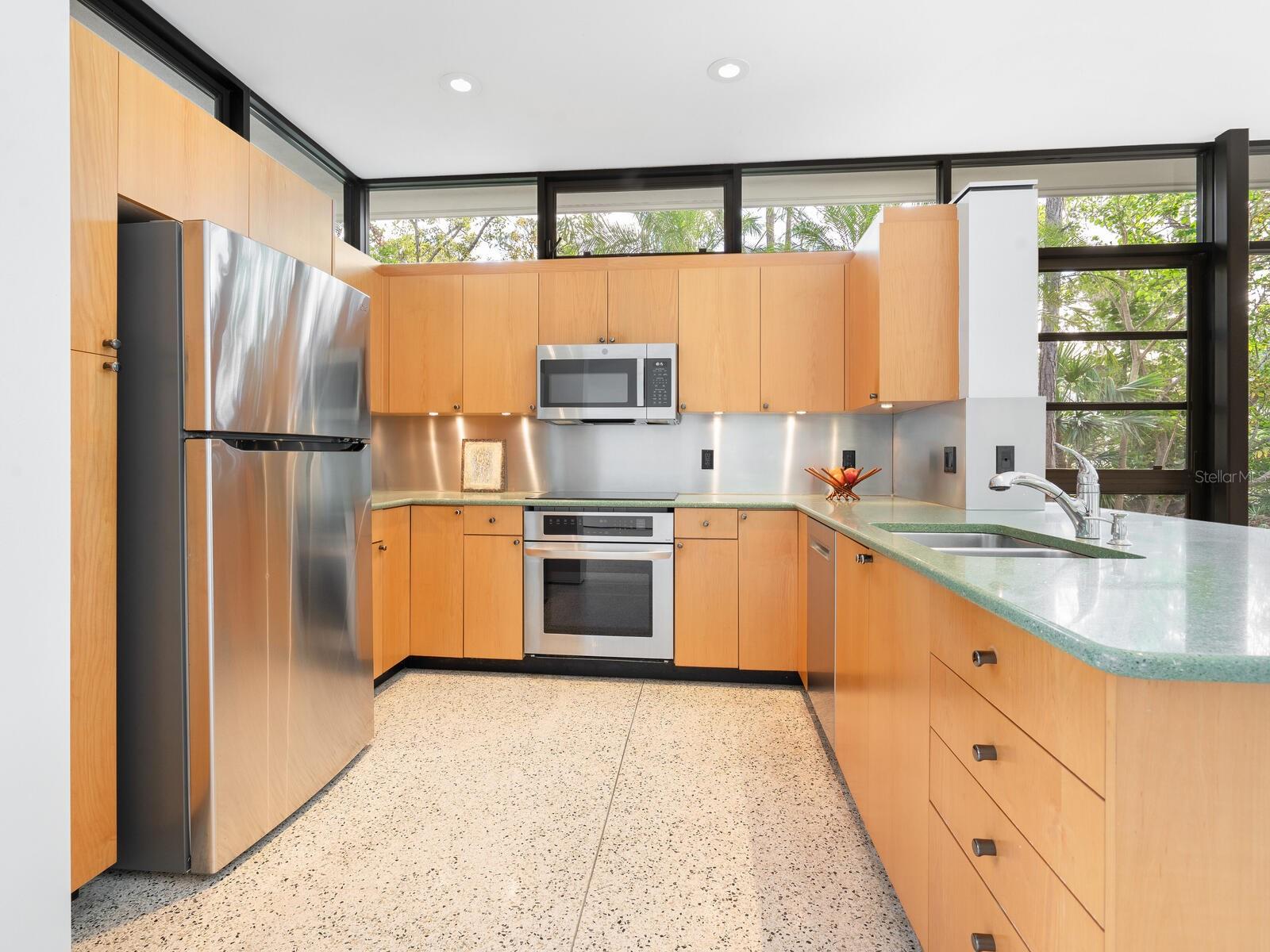 8472 BAY BREEZE LN, SARASOTA, FL, 34243