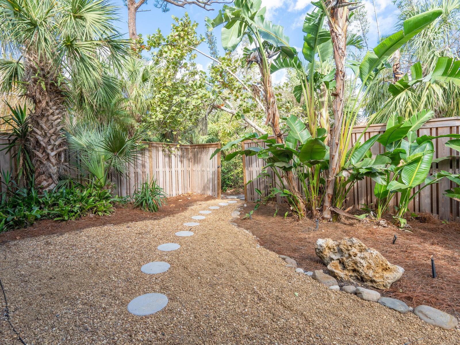 8472 BAY BREEZE LN, SARASOTA, FL, 34243