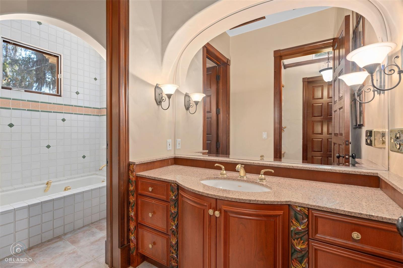 O6280213 Property Photo