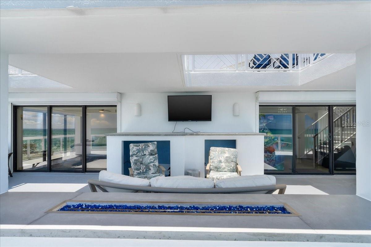 V4940895 Property Photo