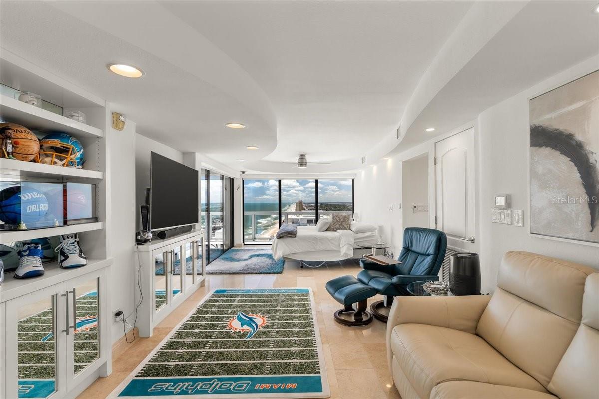 V4940895 Property Photo