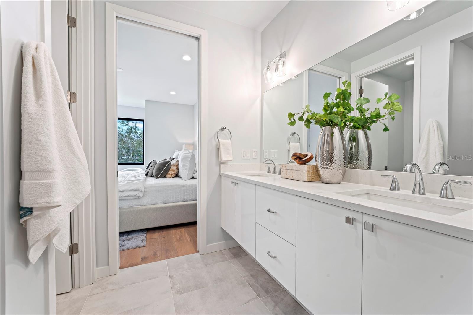 532 W PLAZA PL #2, TAMPA, FL, 33602