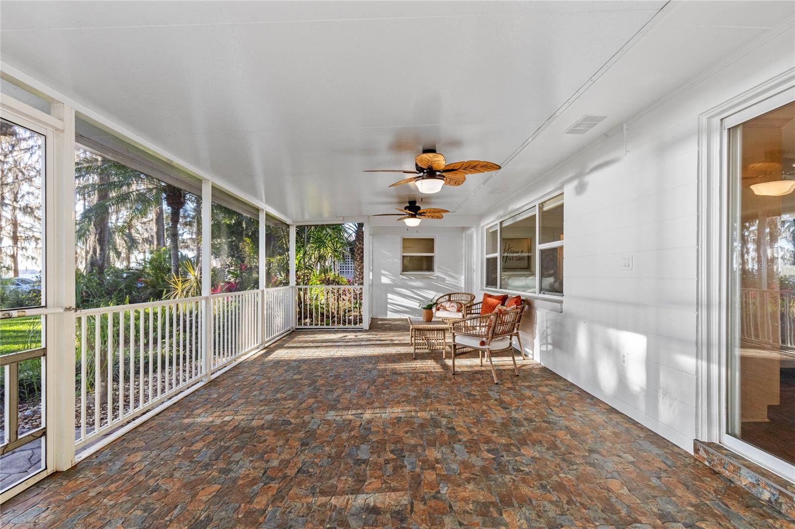 11243 DEAD RIVER RD, TAVARES, FL, 32778