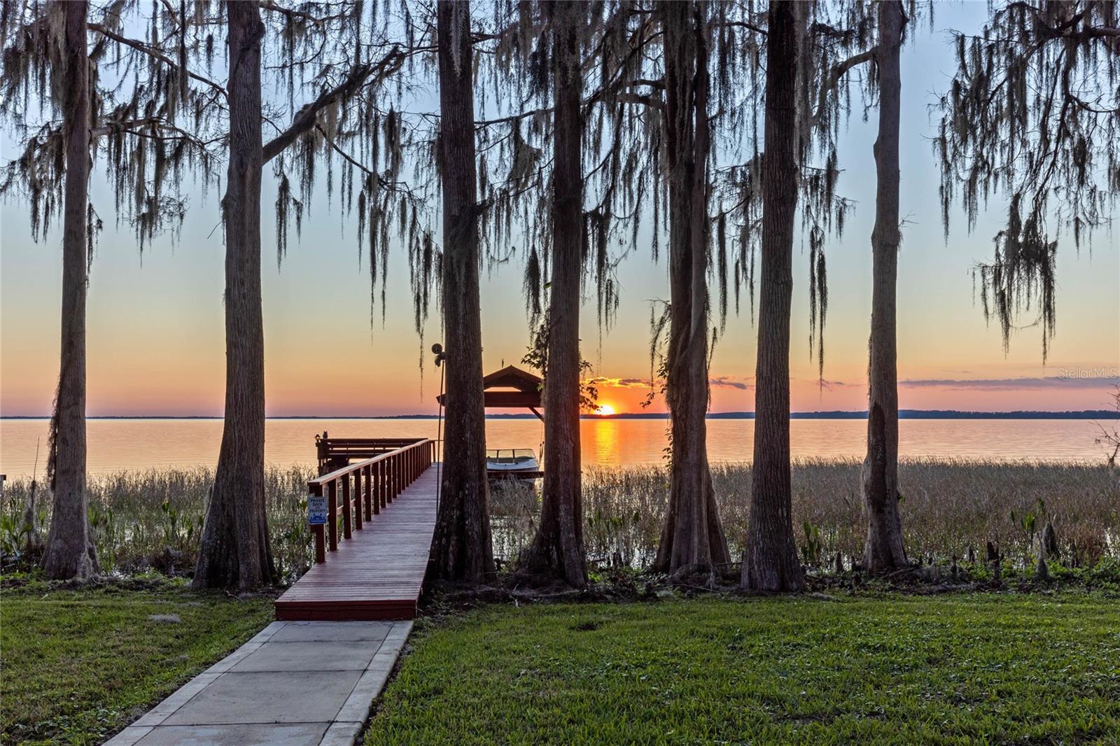 11243 DEAD RIVER RD, TAVARES, FL, 32778