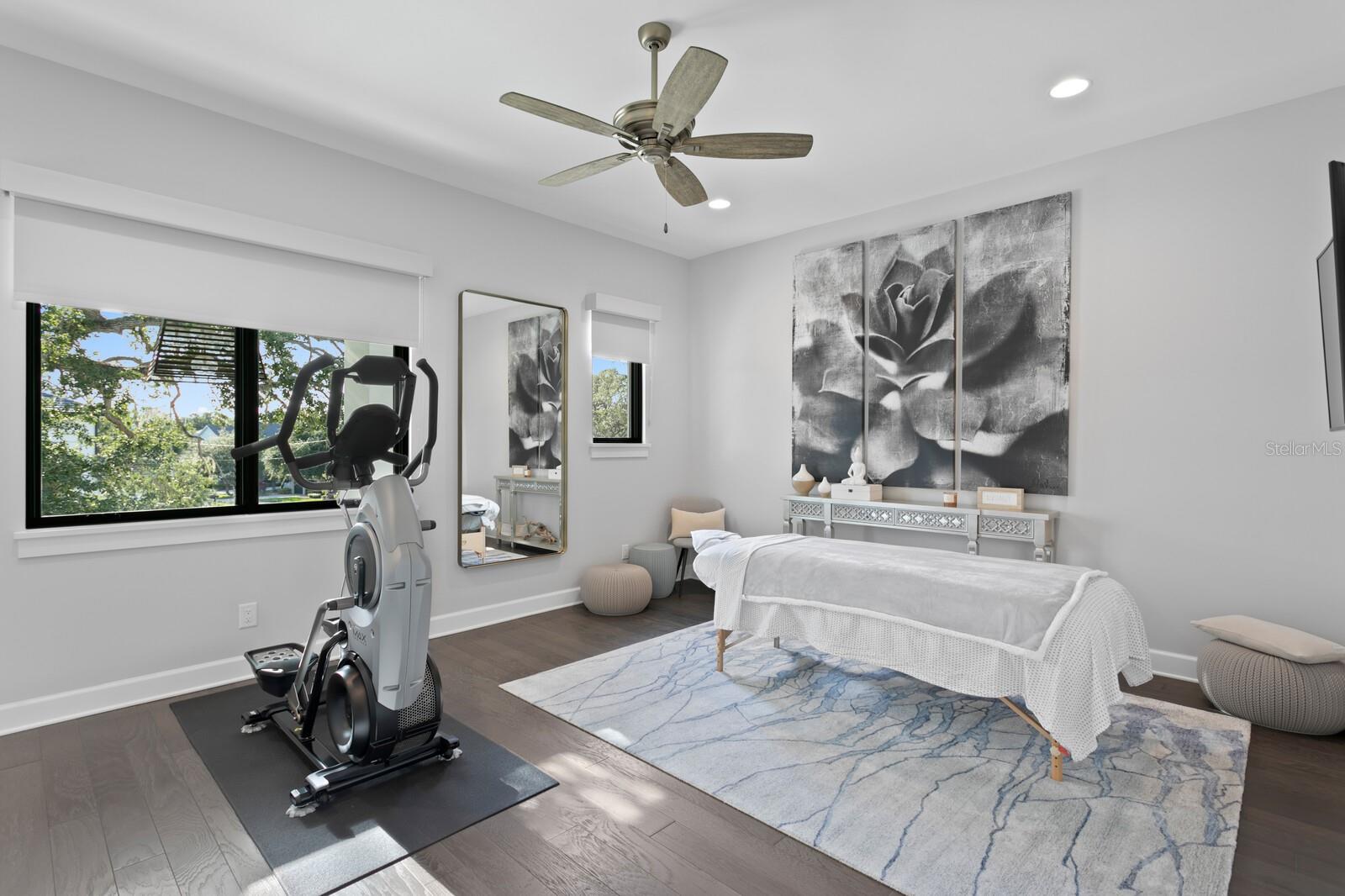 5004 S THE RIVIERA, TAMPA, FL, 33609
