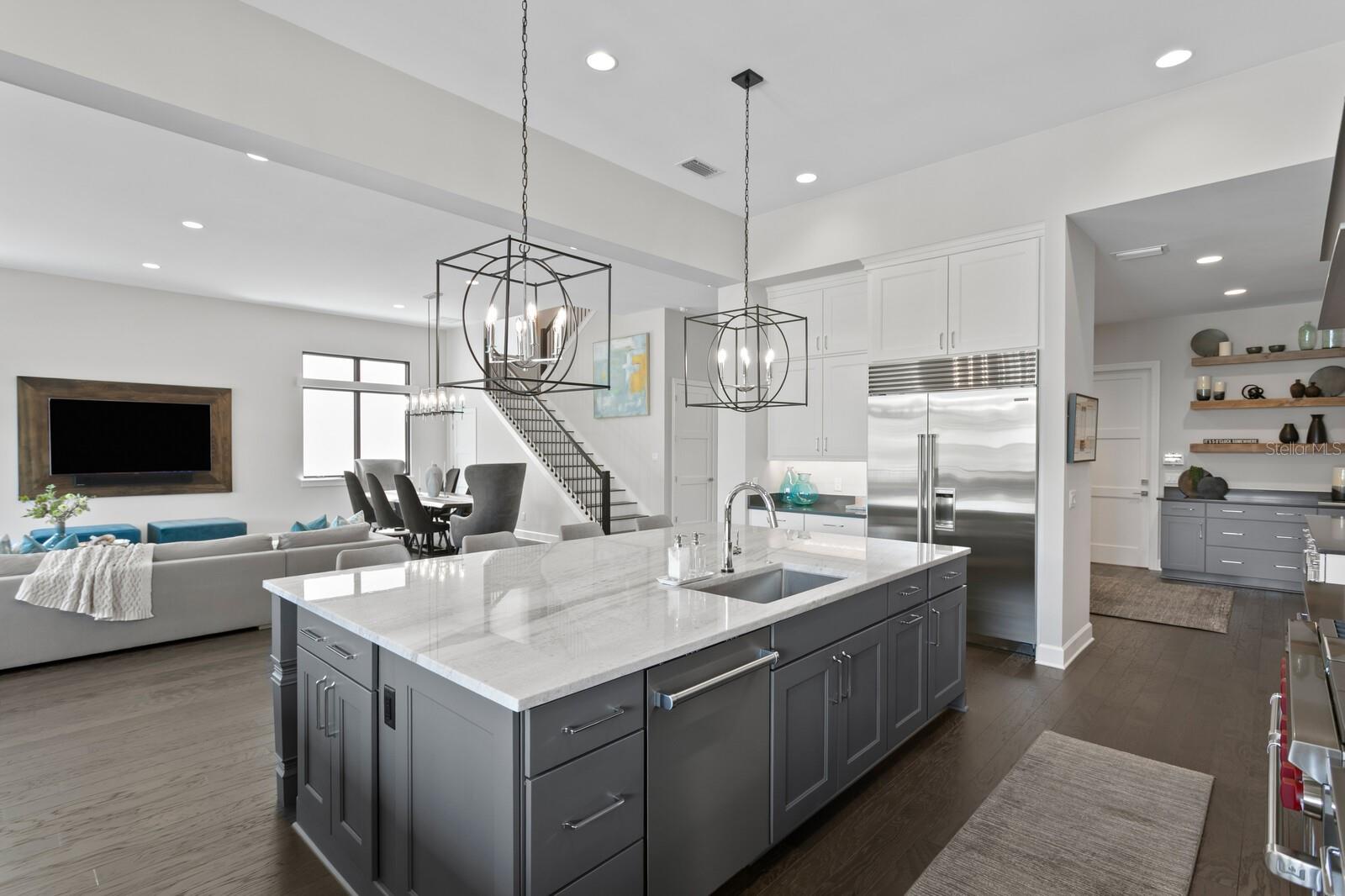 5004 S THE RIVIERA, TAMPA, FL, 33609