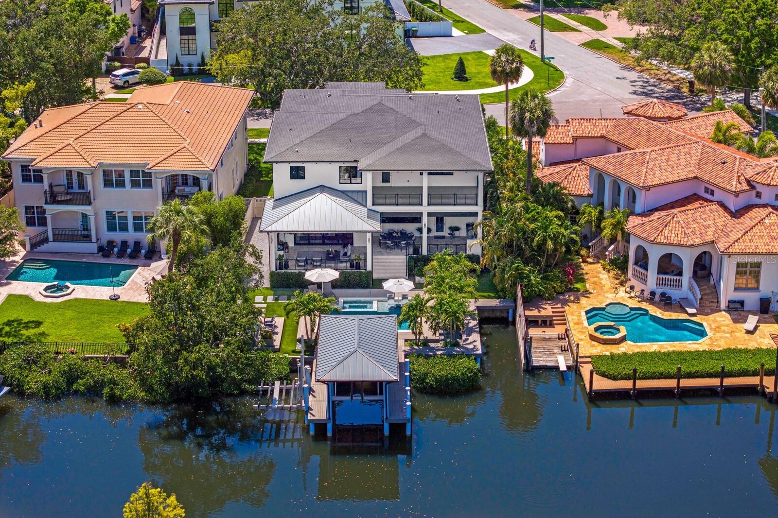 5004 S THE RIVIERA, TAMPA, FL, 33609