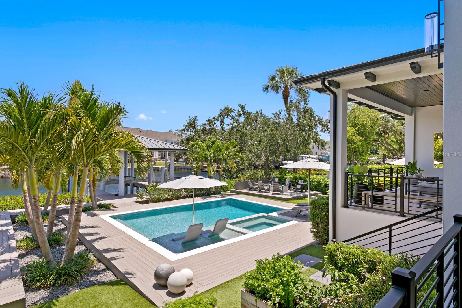 5004 S THE RIVIERA, TAMPA, FL, 33609