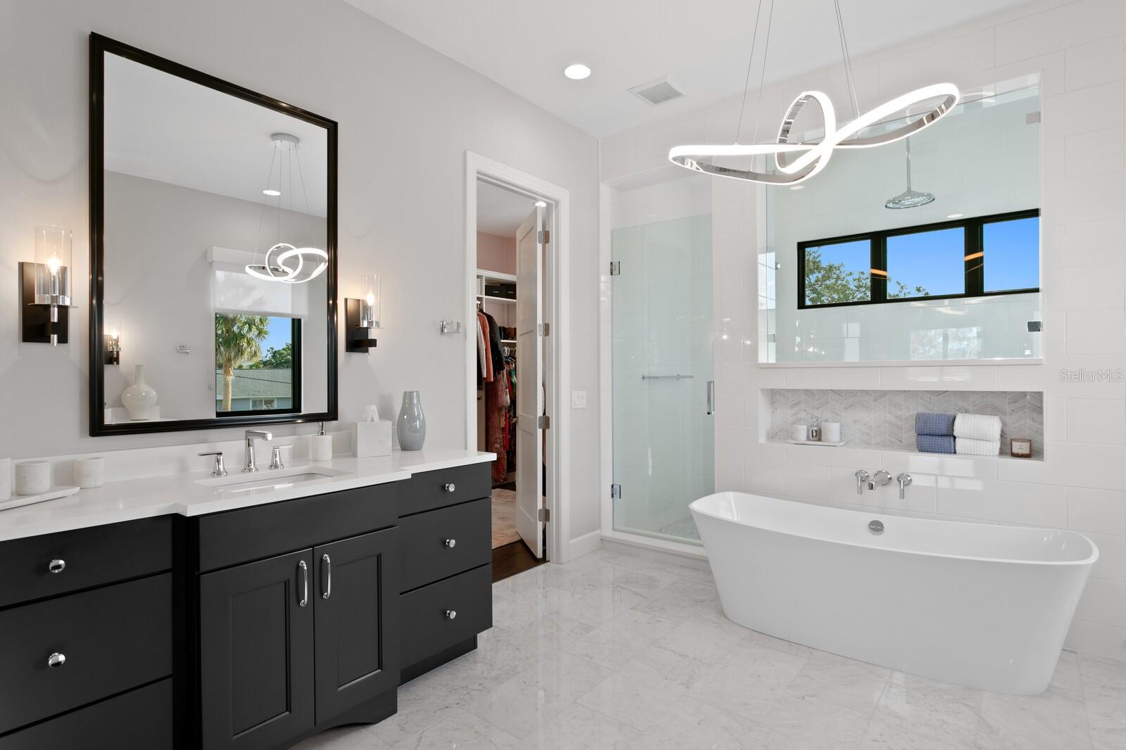 5004 S THE RIVIERA, TAMPA, FL, 33609