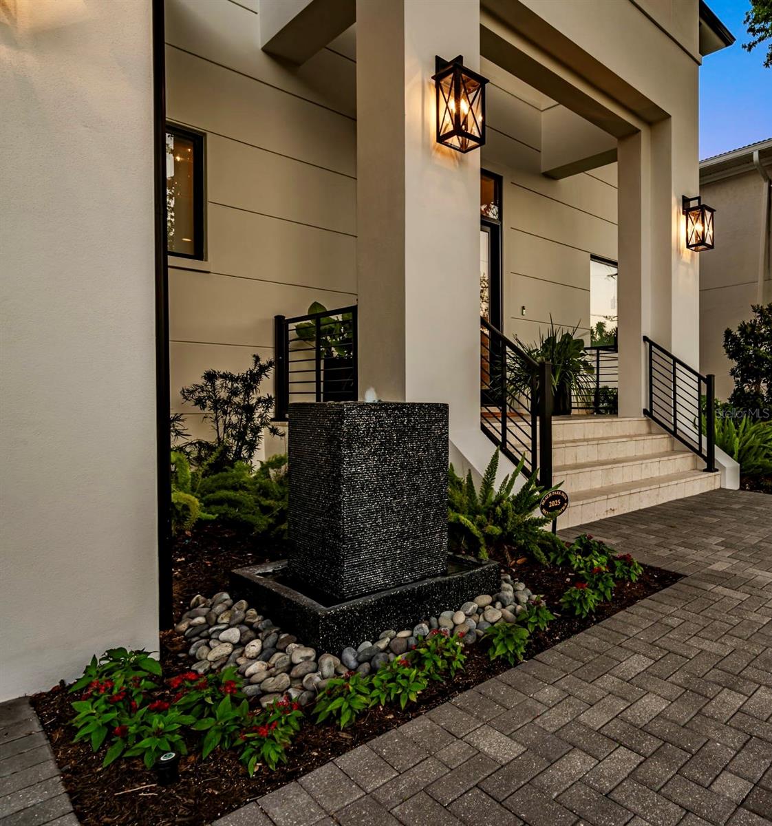 5004 S THE RIVIERA, TAMPA, FL, 33609