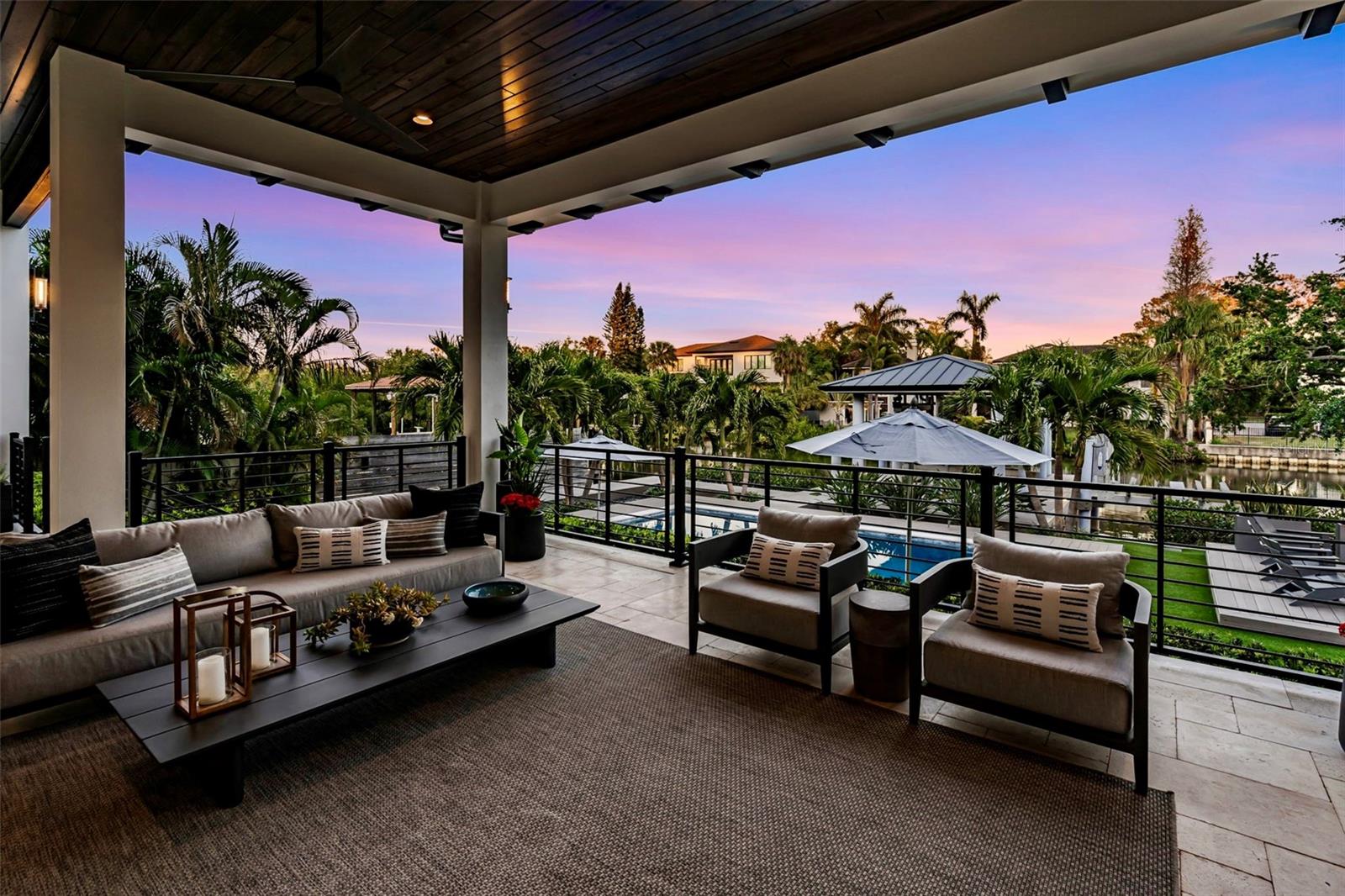 5004 S THE RIVIERA, TAMPA, FL, 33609