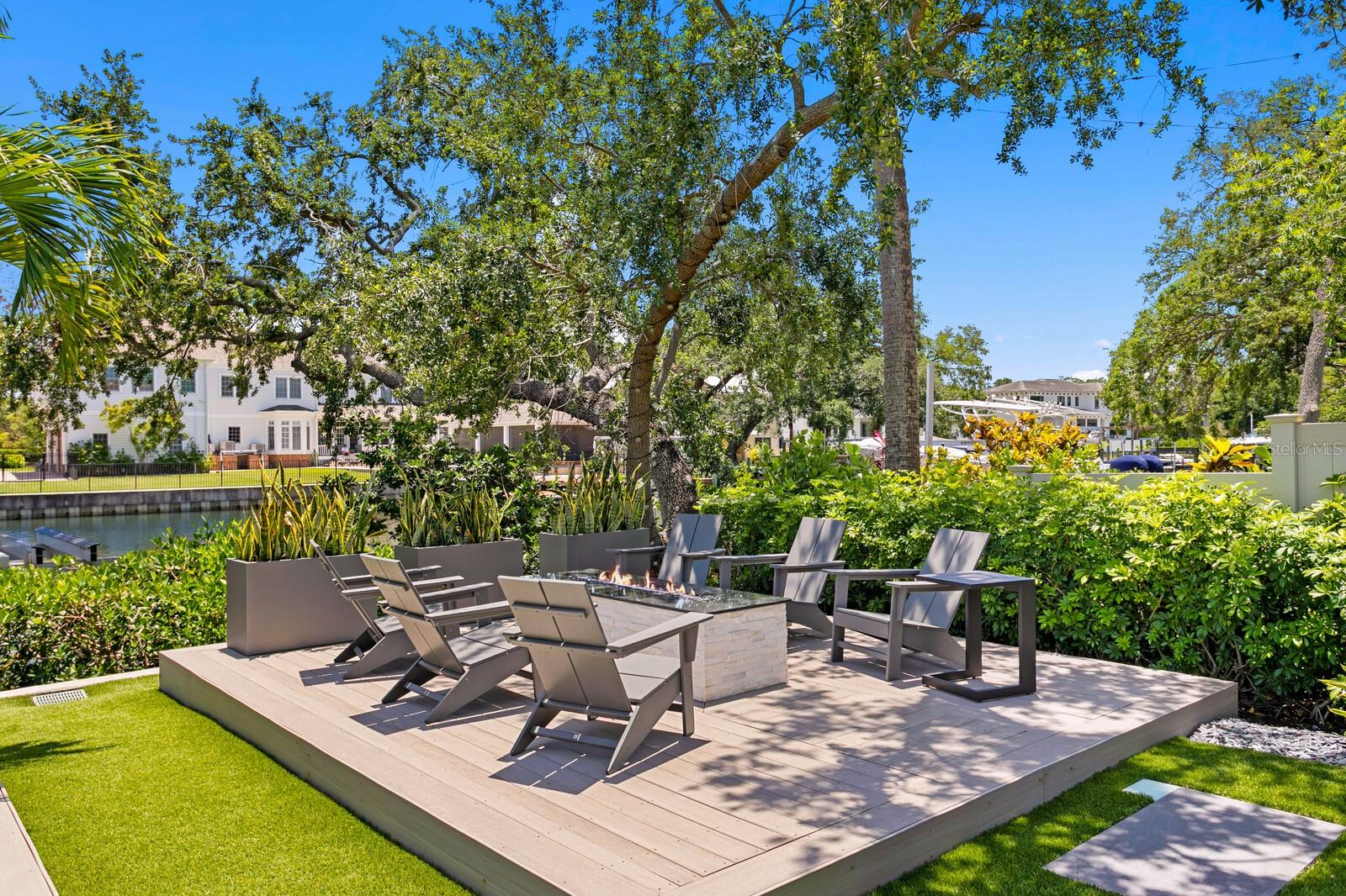 5004 S THE RIVIERA, TAMPA, FL, 33609