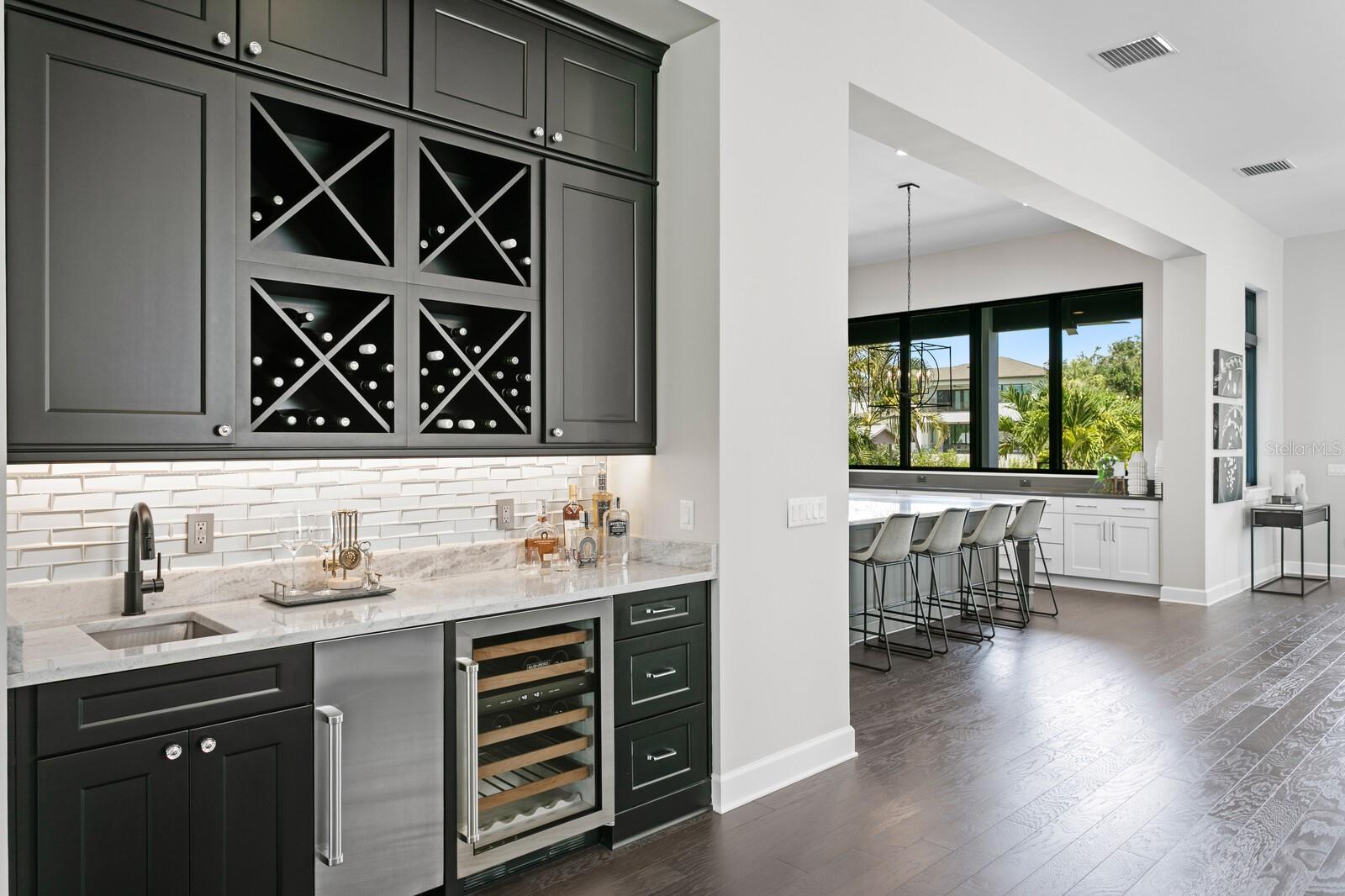 5004 S THE RIVIERA, TAMPA, FL, 33609