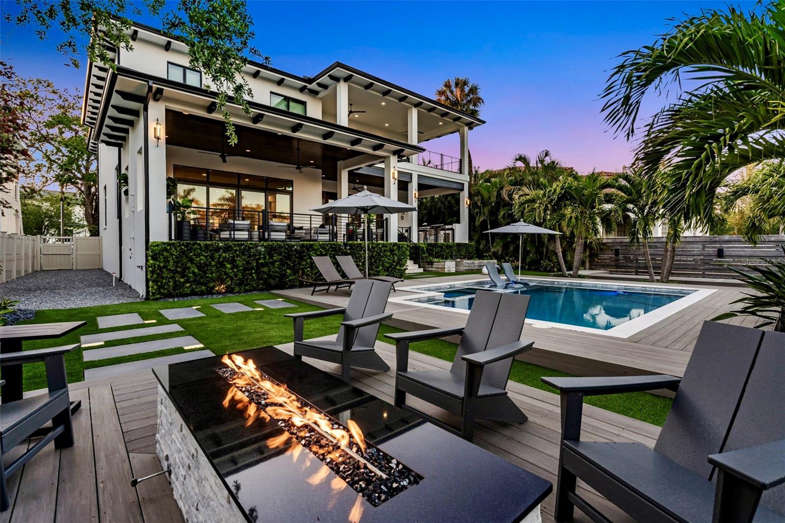 5004 S THE RIVIERA, TAMPA, FL, 33609