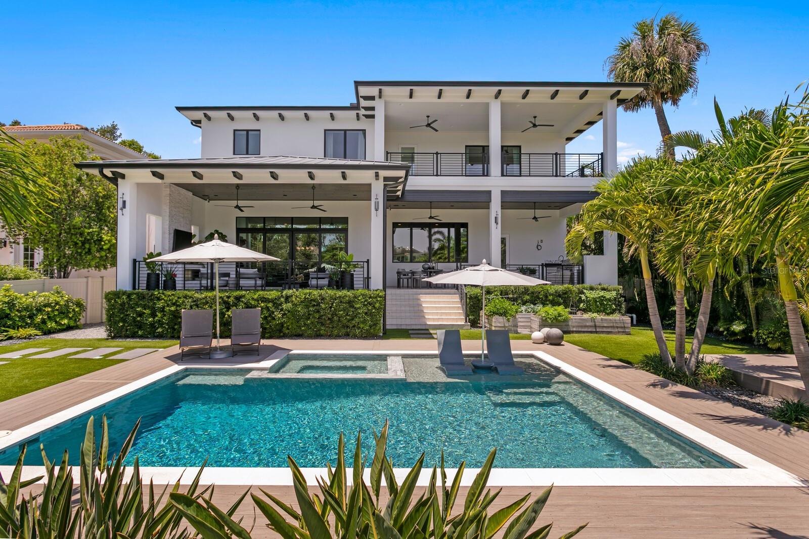 5004 S THE RIVIERA, TAMPA, FL, 33609