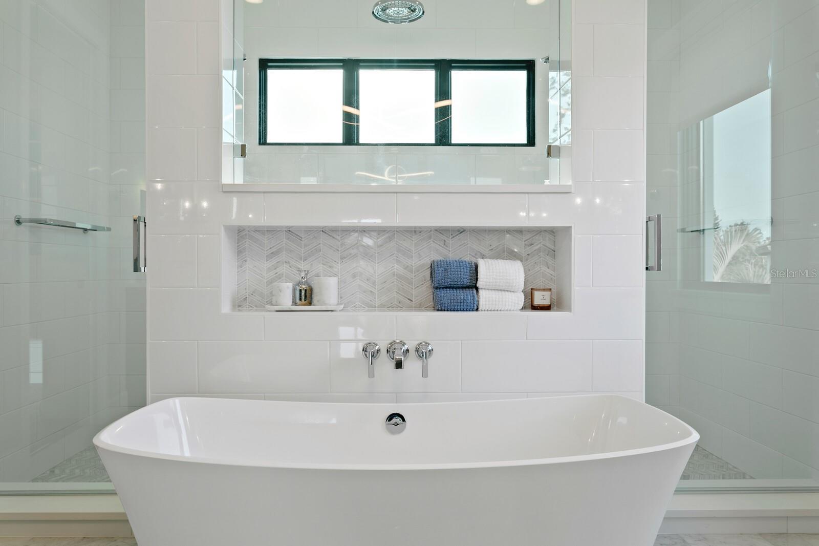 5004 S THE RIVIERA, TAMPA, FL, 33609