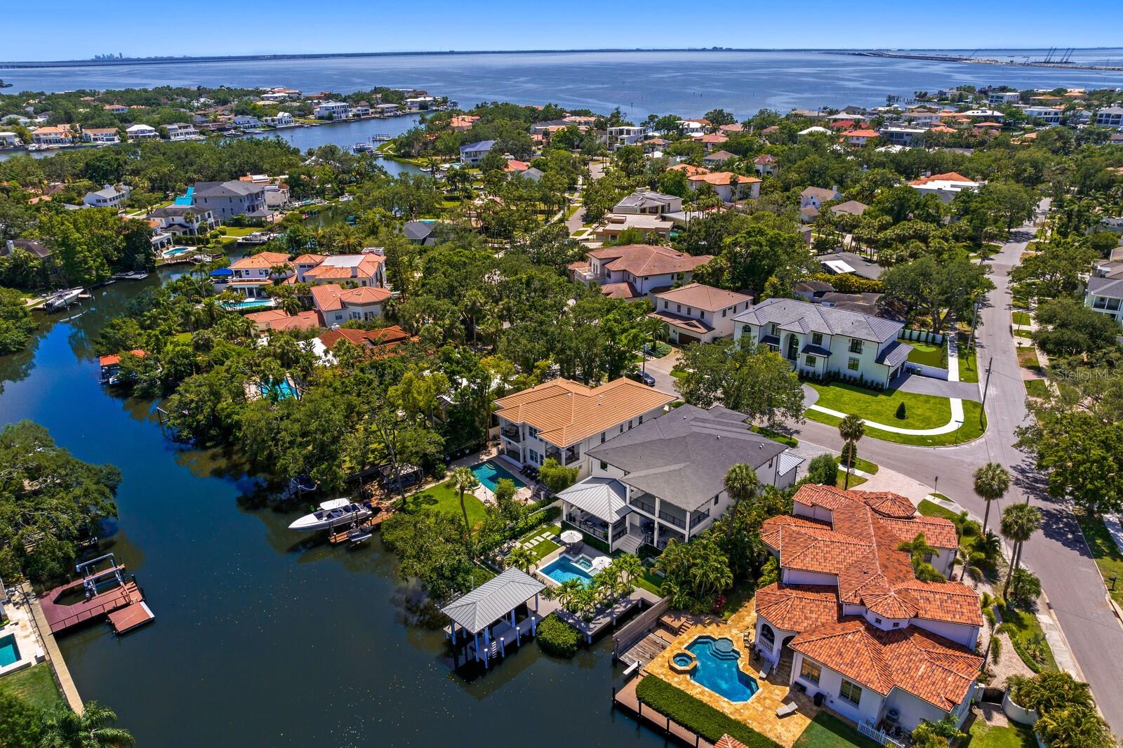 5004 S THE RIVIERA, TAMPA, FL, 33609