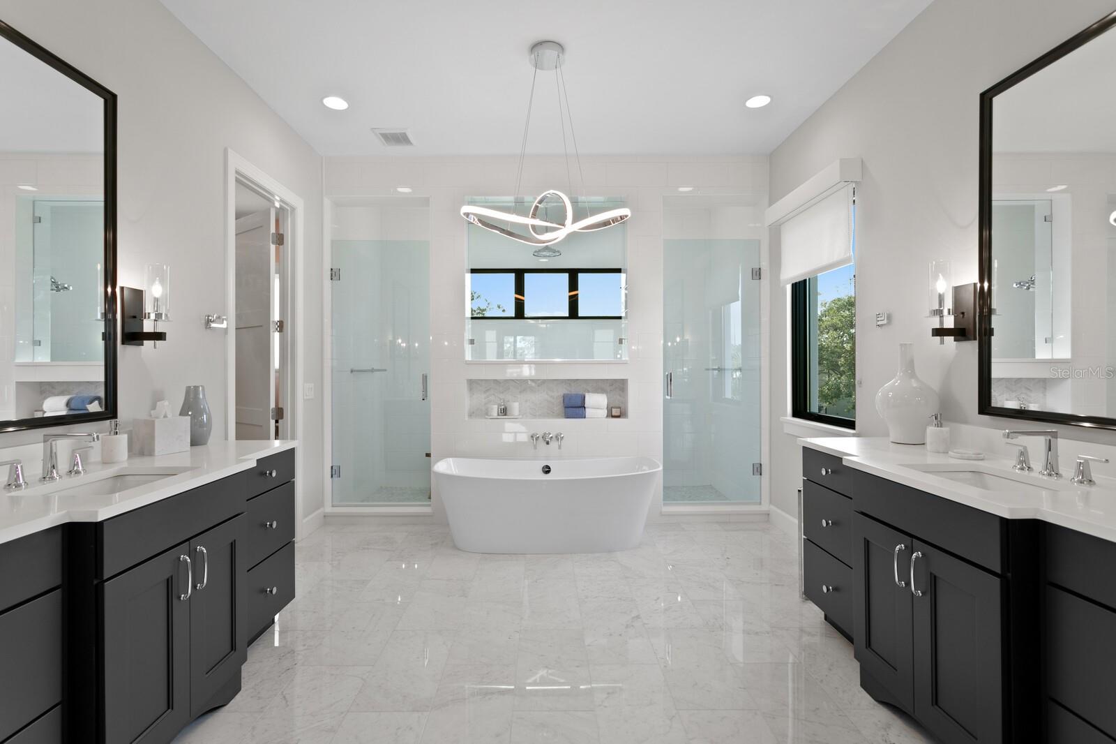 5004 S THE RIVIERA, TAMPA, FL, 33609