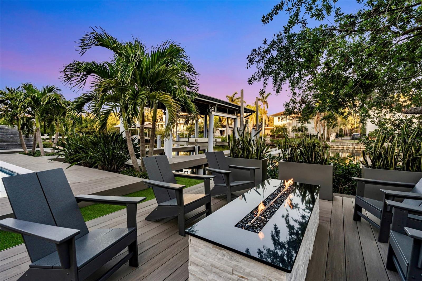 5004 S THE RIVIERA, TAMPA, FL, 33609