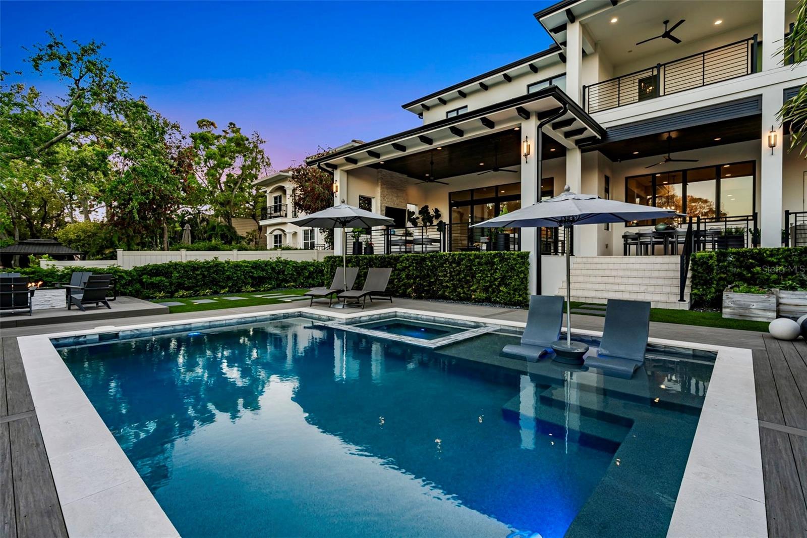 5004 S THE RIVIERA, TAMPA, FL, 33609