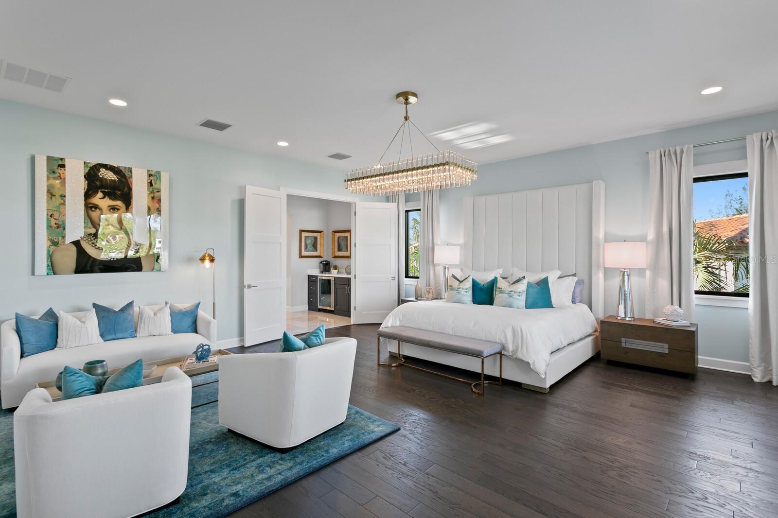 5004 S THE RIVIERA, TAMPA, FL, 33609