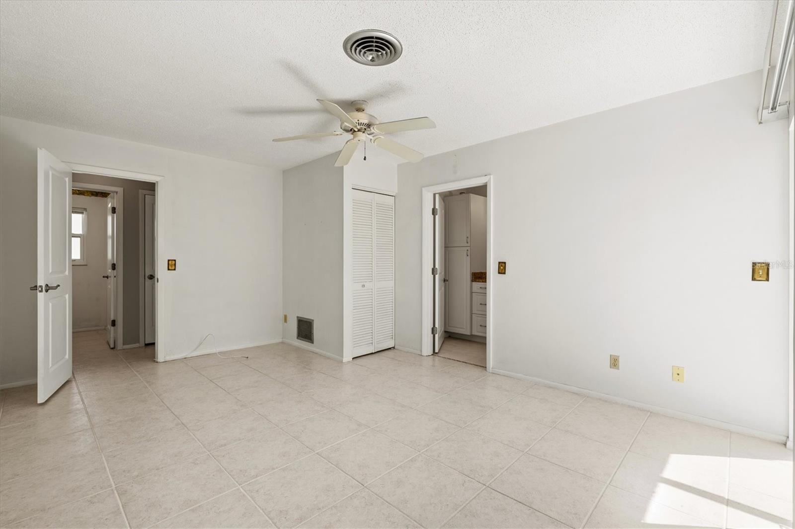 1104 RIVIERA ST, VENICE, FL, 34285