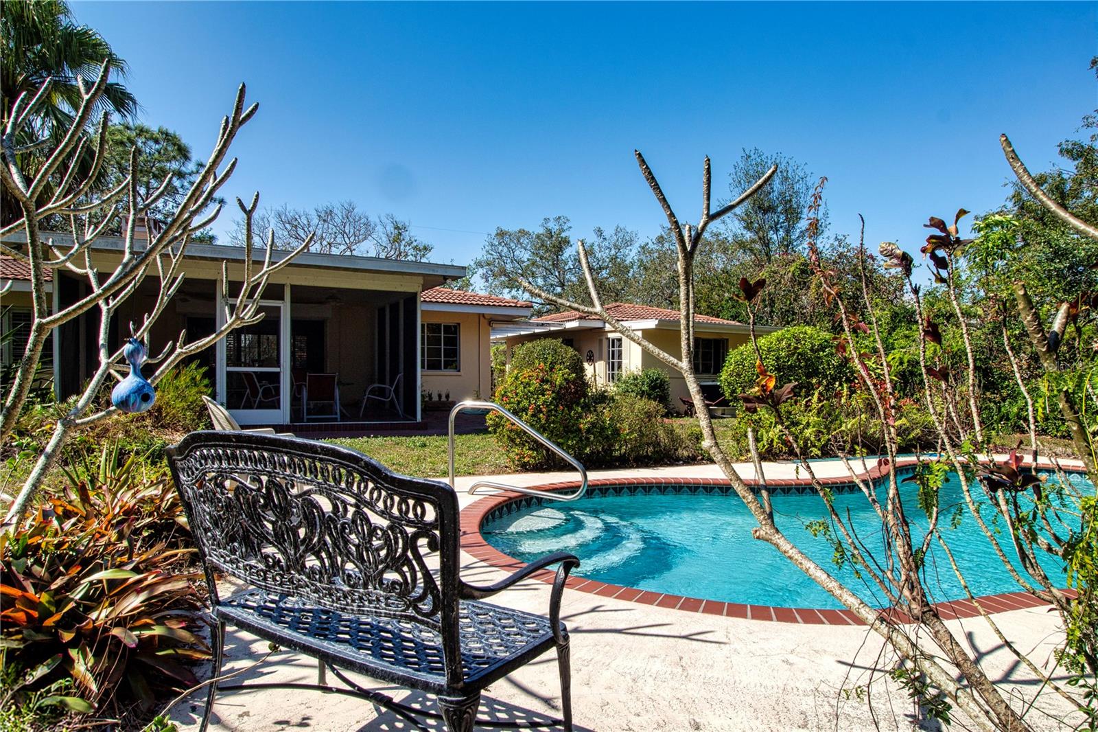 A4640341 Property Photo